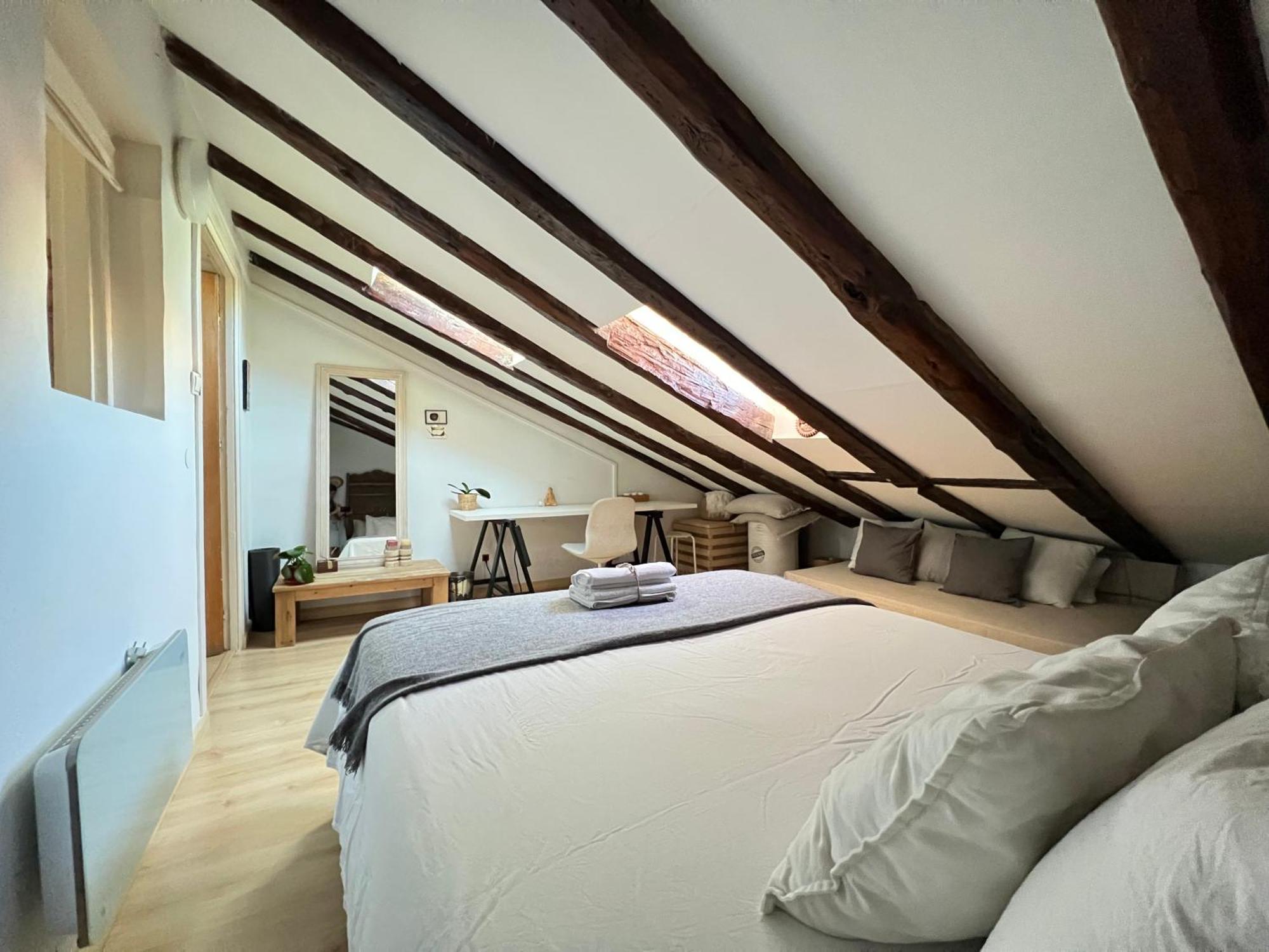Apartment In Monumental Square Madrid Center 객실 사진